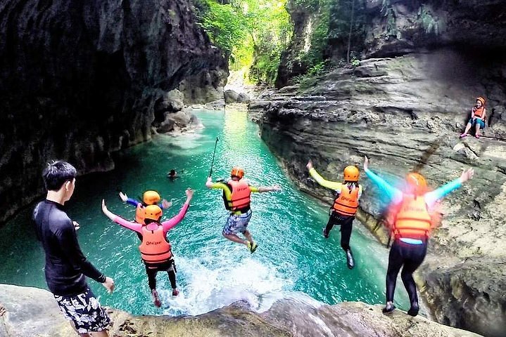 Kawasan Falls Canyoneering